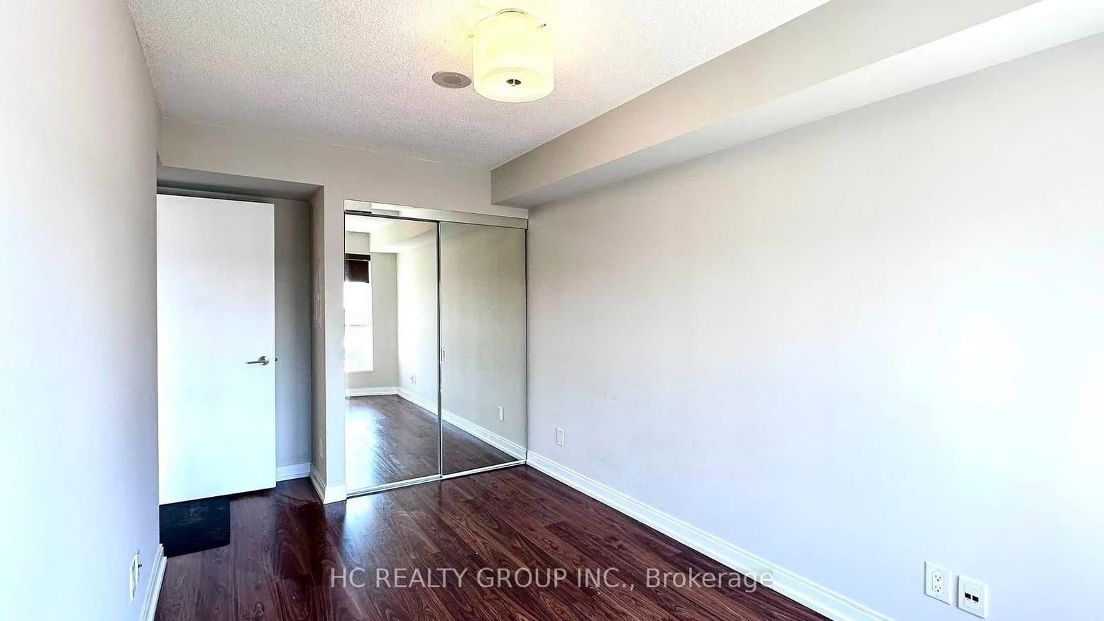 181 Village Green Square, Unit 1415 thumbnail 6
