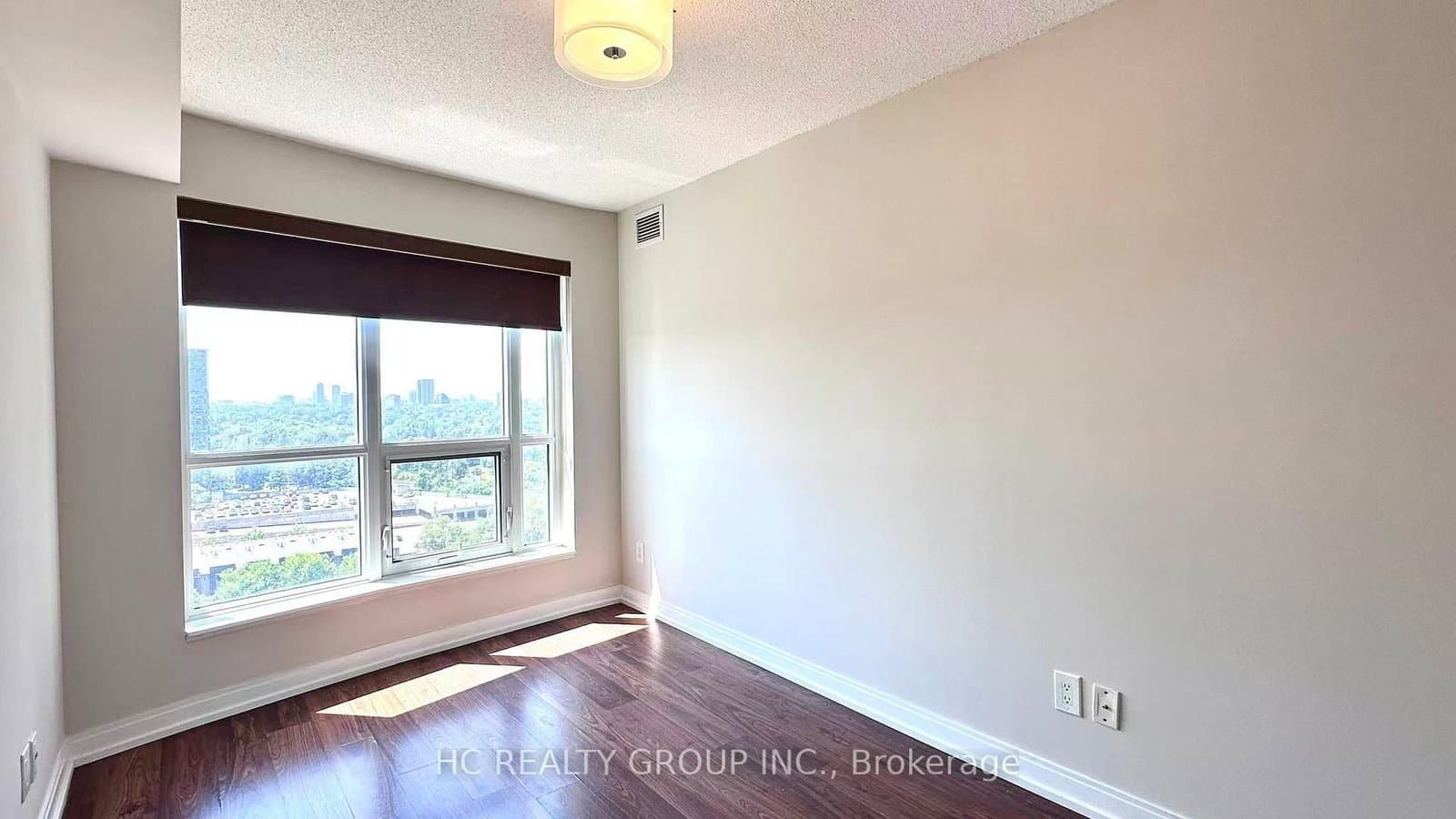 181 Village Green Square, Unit 1415 thumbnail 7