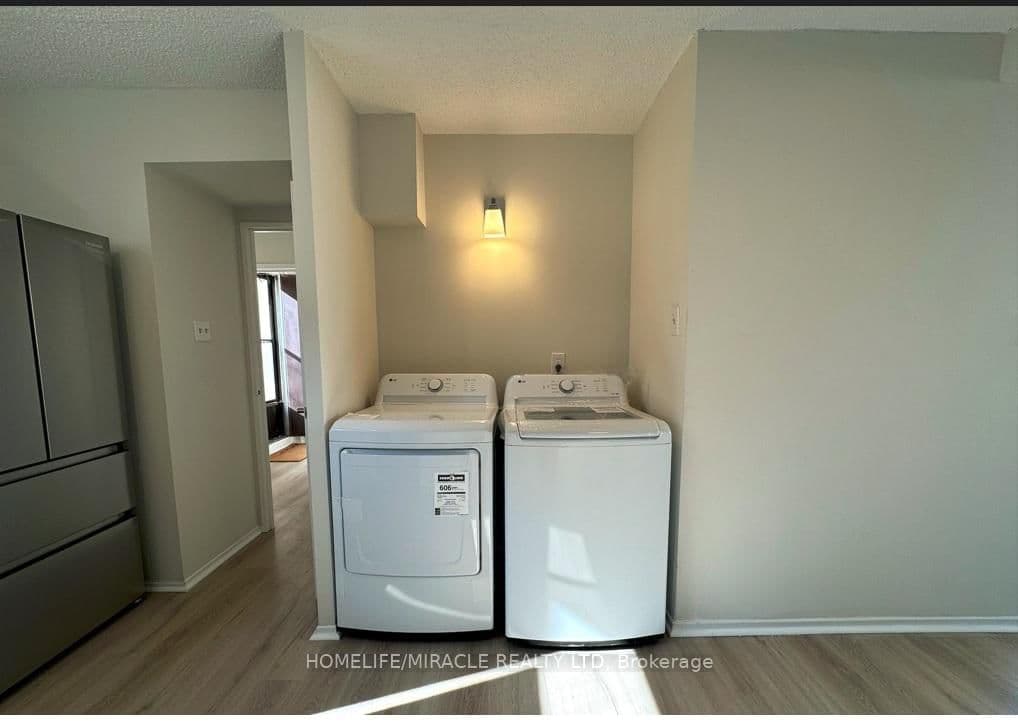 665 Kennedy Road, Unit 303 thumbnail 11