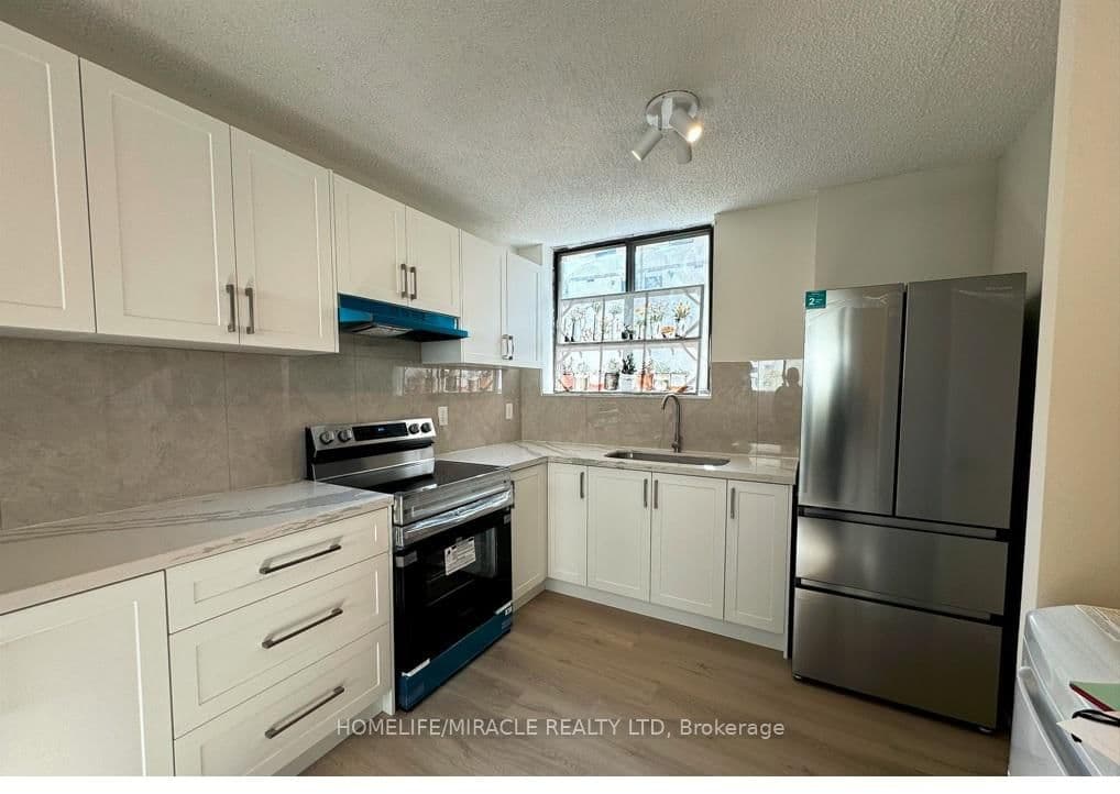 665 Kennedy Road, Unit 303 thumbnail 2