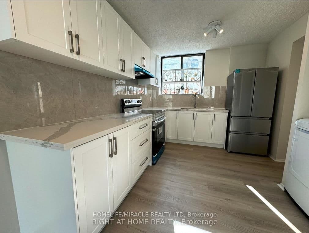 665 Kennedy Road, Unit 303 thumbnail 6