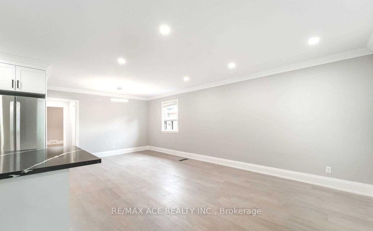 16 Compton Drive, Unit Main thumbnail 2