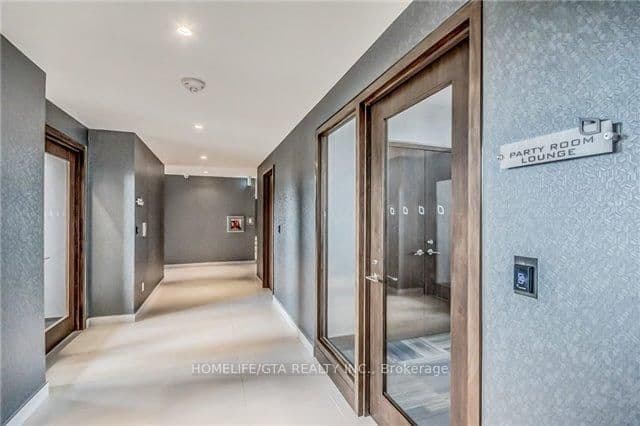 255 Village Green Square, Unit 1905 thumbnail 16