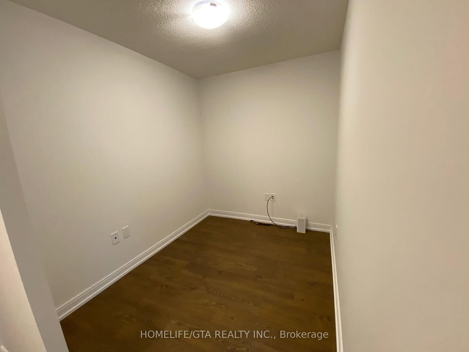 275 Village Green Square, Unit 2120 thumbnail 4