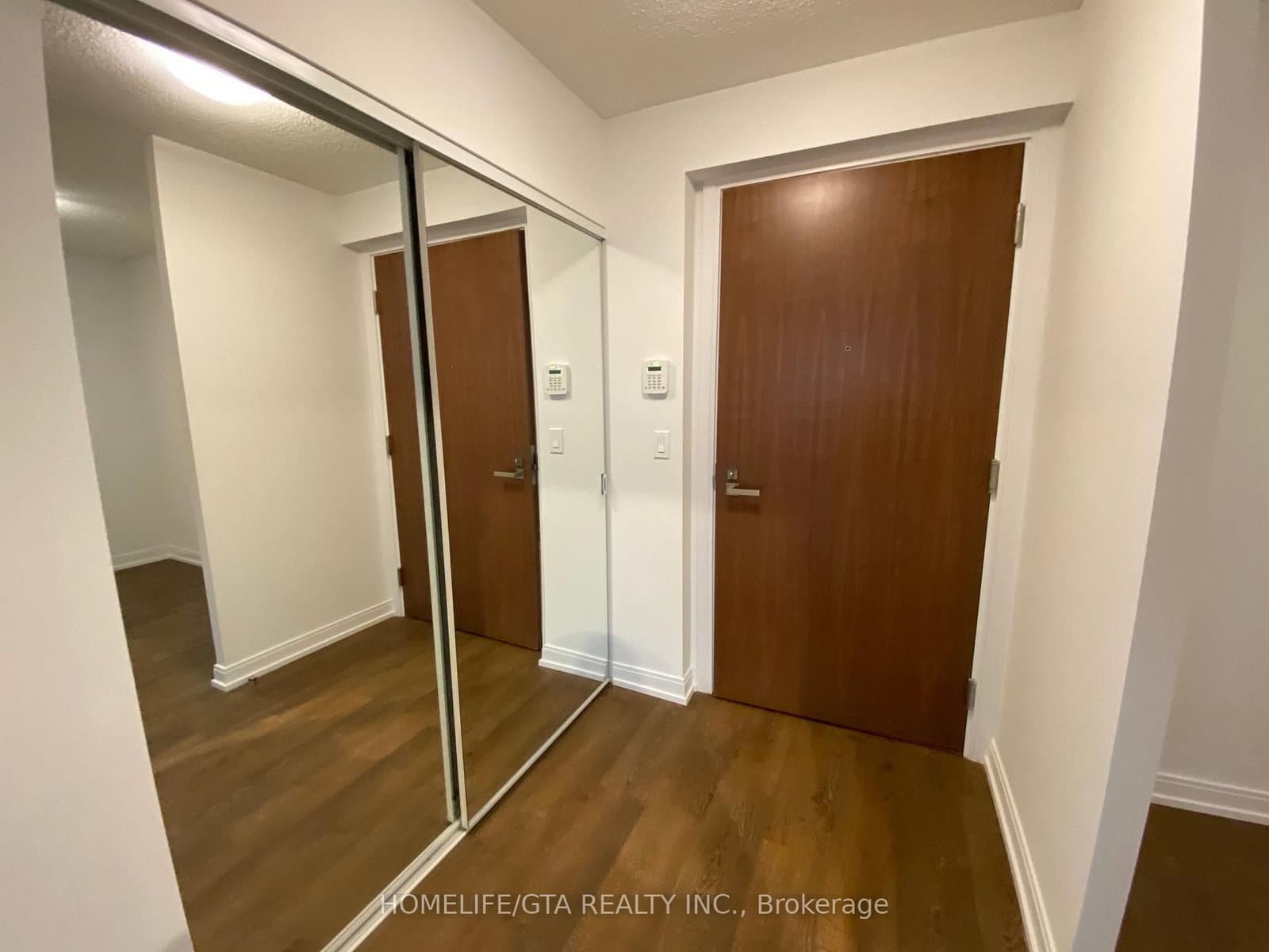 275 Village Green Square, Unit 2120 thumbnail 6