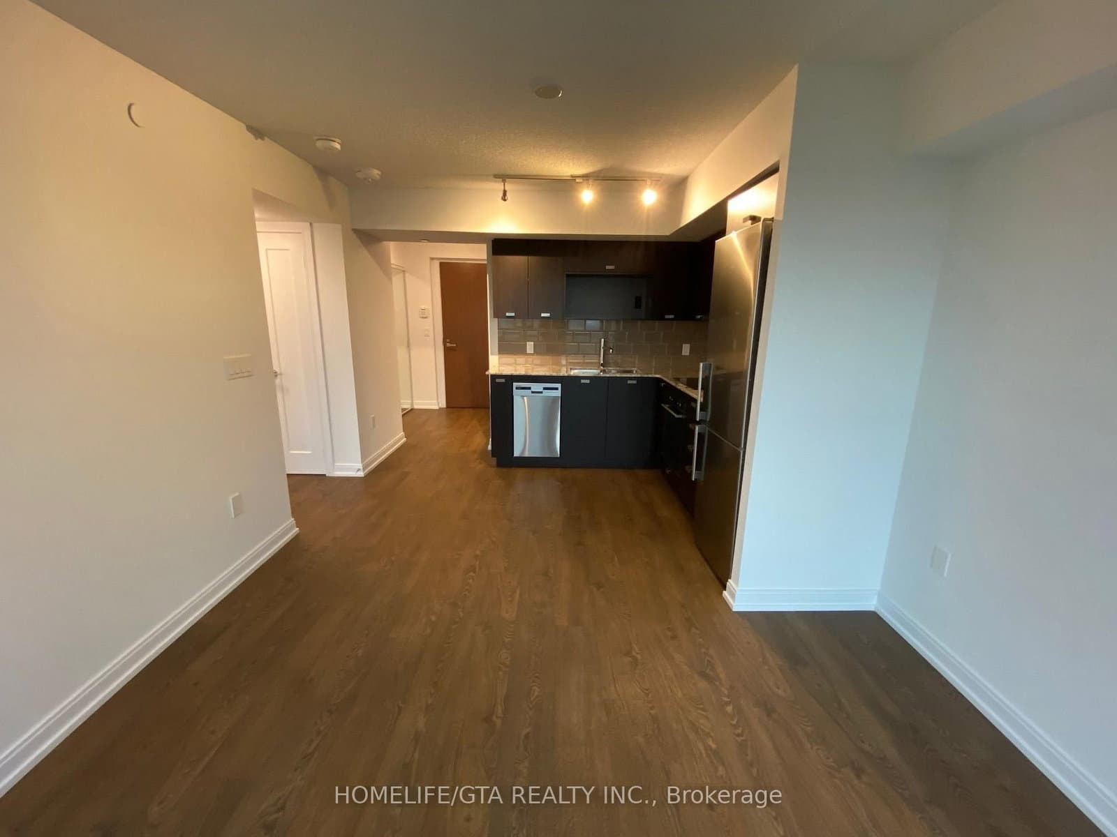 275 Village Green Square, Unit 2120 thumbnail 9