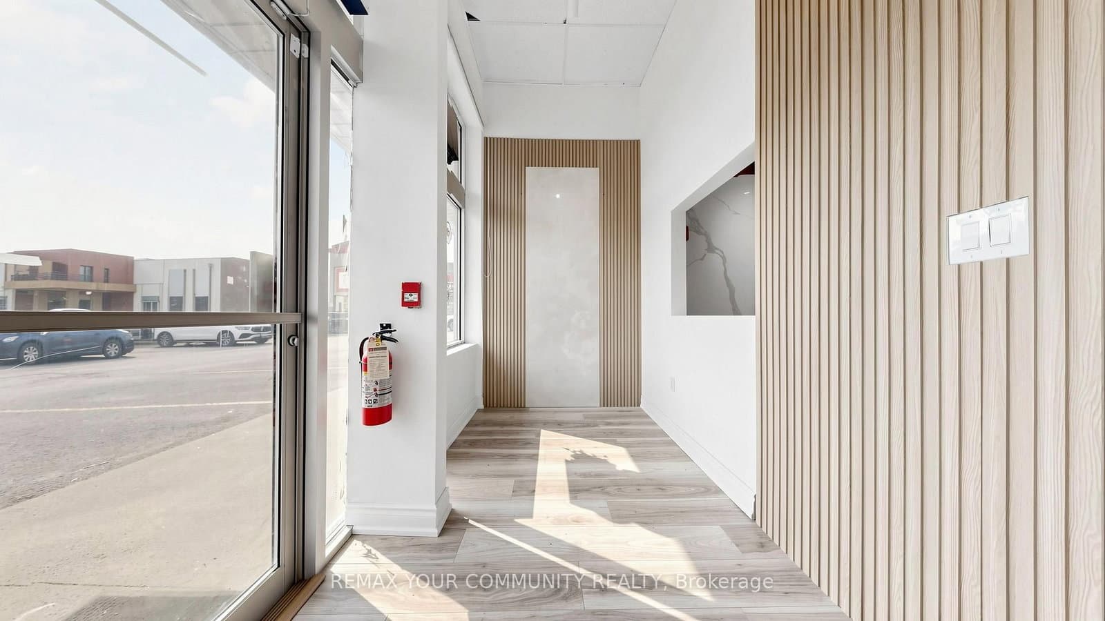 668 Silver Star Boulevard, Unit #210 thumbnail 8