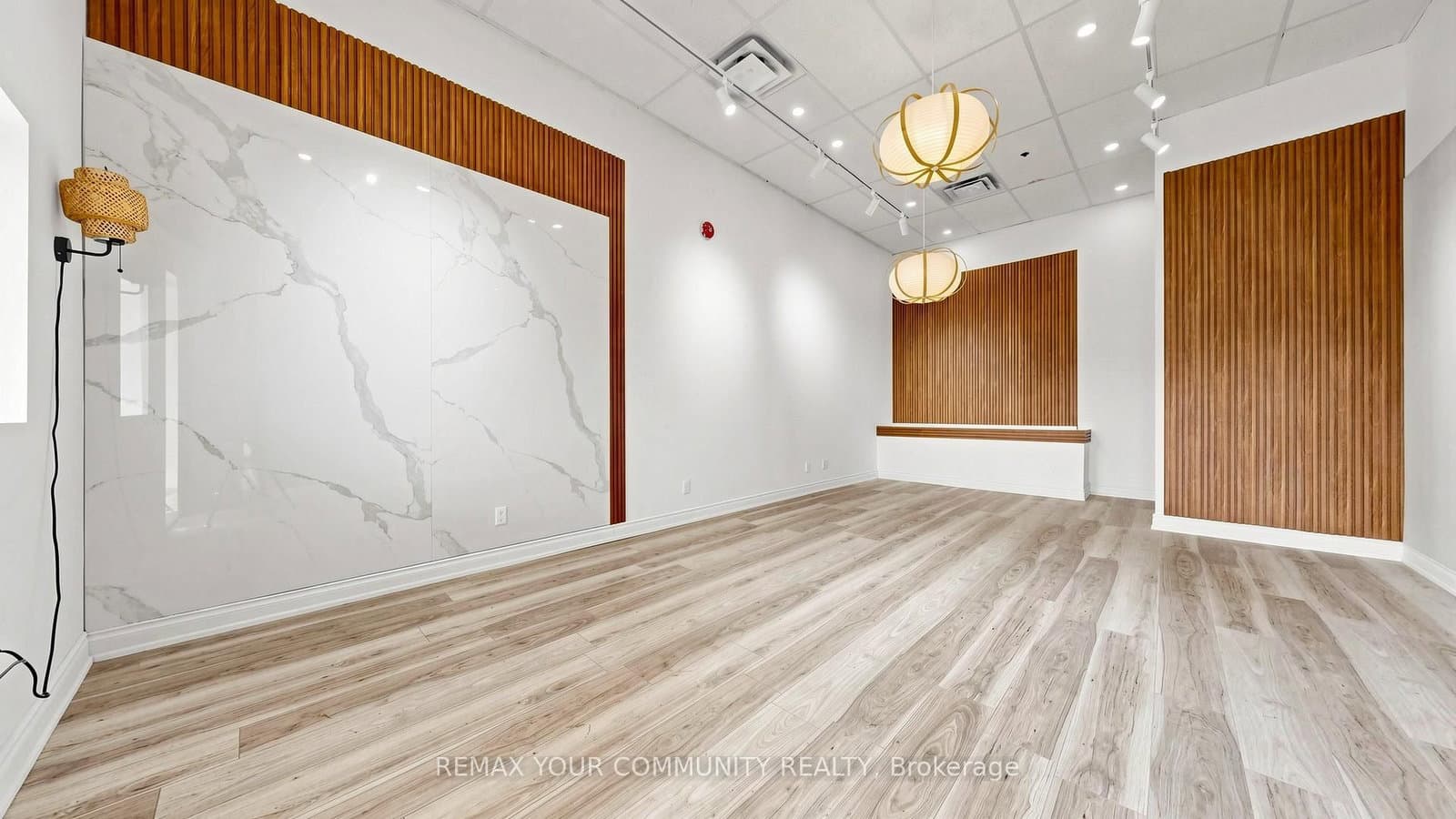668 Silver Star Boulevard, Unit #210 thumbnail 9