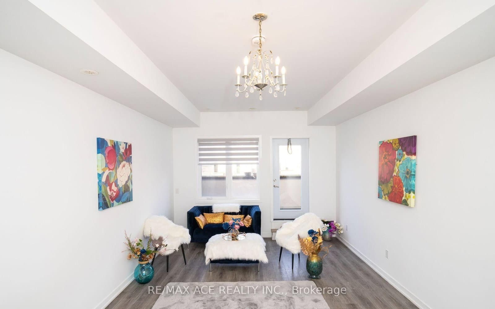 3686 St Clair Avenue E, Unit 105 thumbnail 2