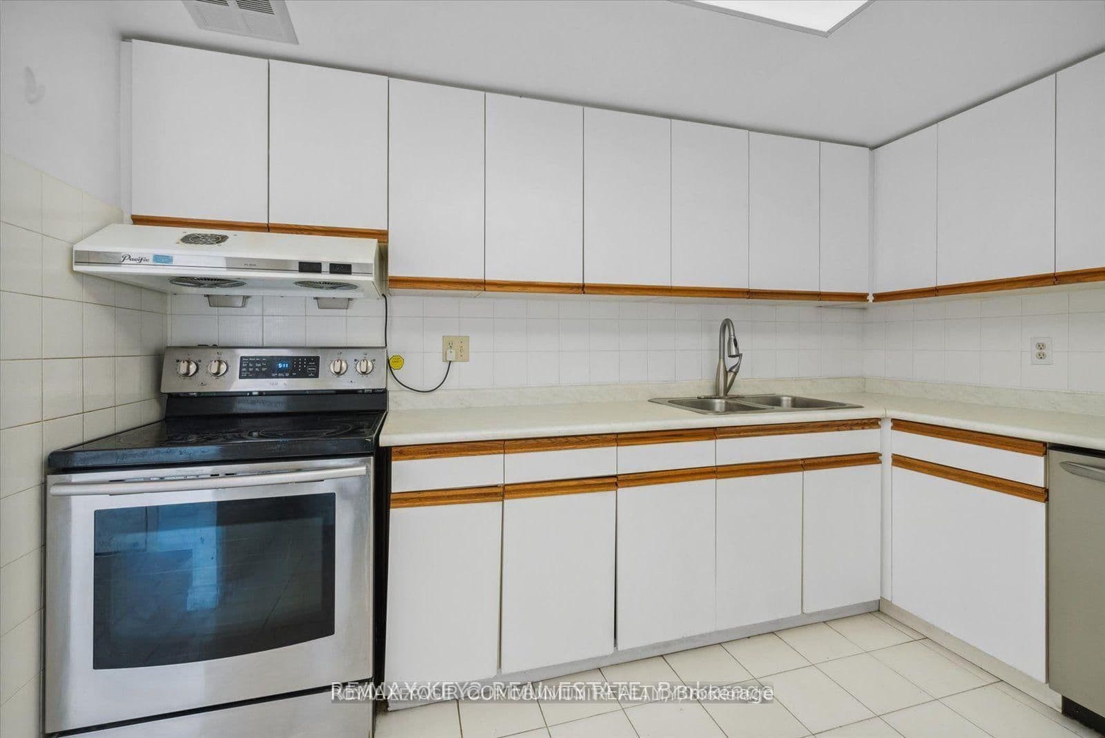 225 Bamburgh Circle, Unit 511 thumbnail 5
