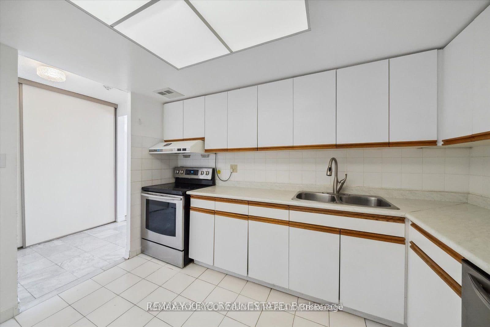 225 Bamburgh Circle, Unit 511 thumbnail 6