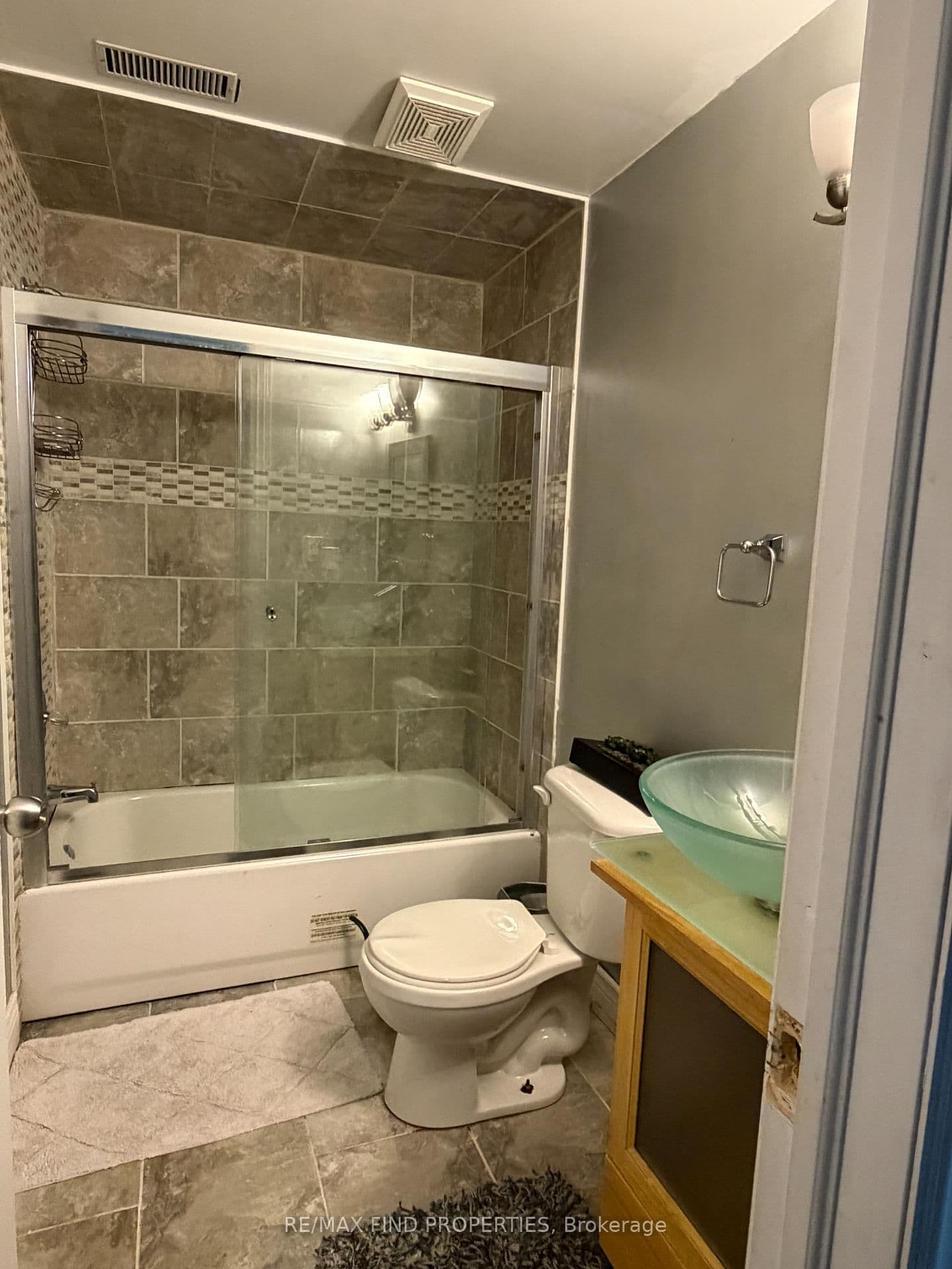 85 Gillett Drive, Unit Lower thumbnail 13