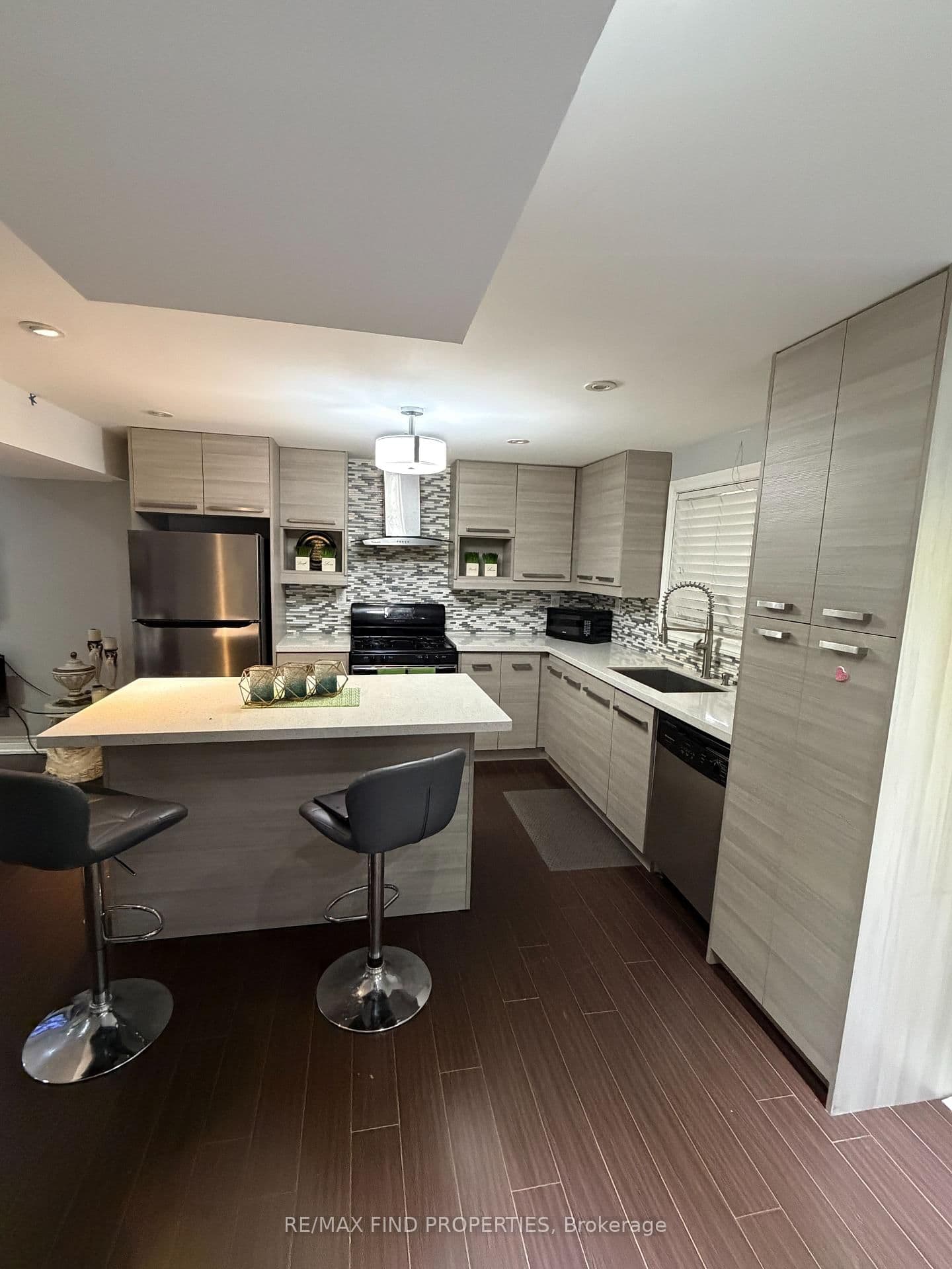 85 Gillett Drive, Unit Lower thumbnail 2