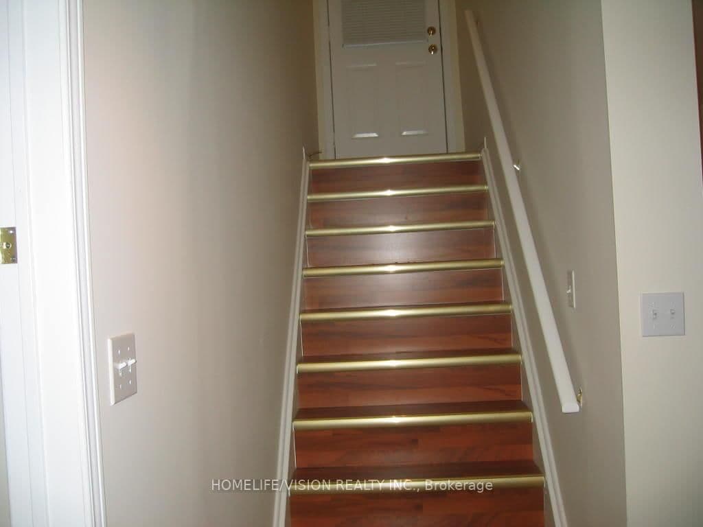 19 Candlebrook Crescent, Unit bsmt thumbnail 3