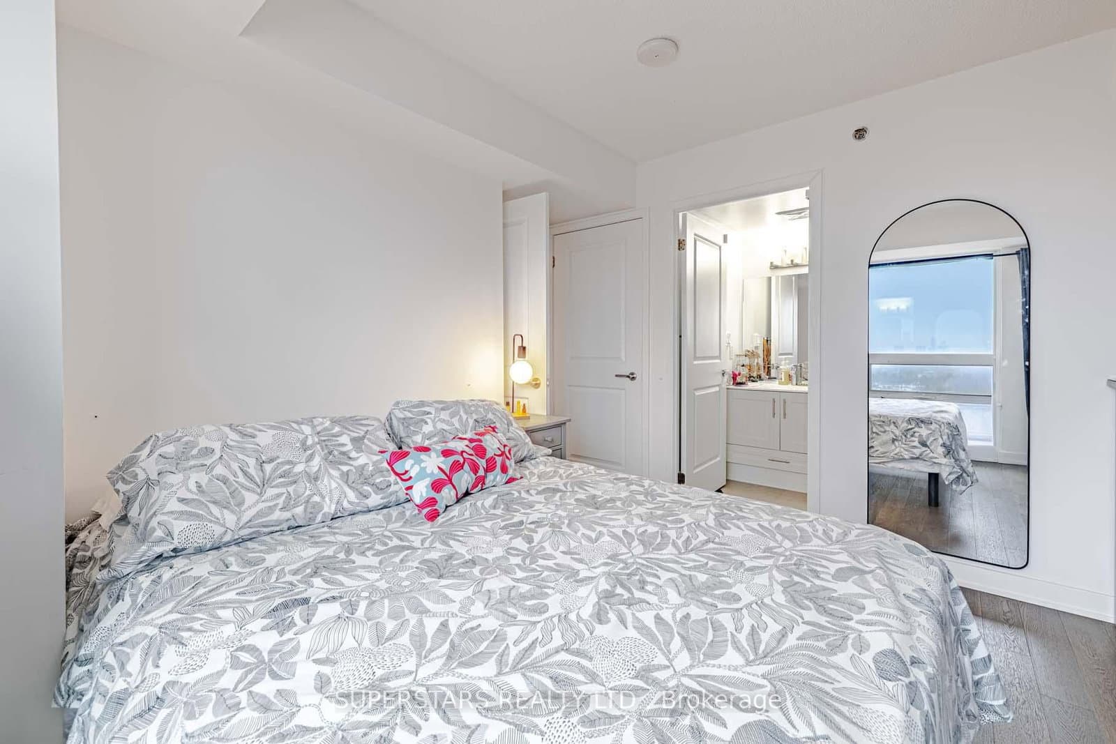 185 Bonis Avenue, Unit 1511 thumbnail 8