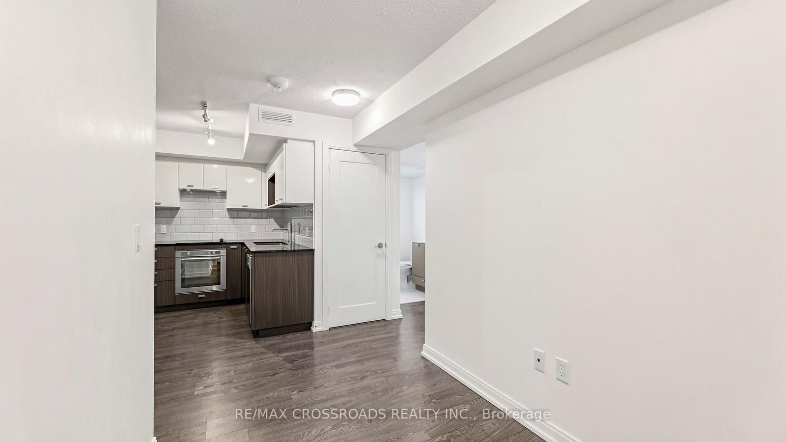 275 Village Green Square, Unit 525 thumbnail 21