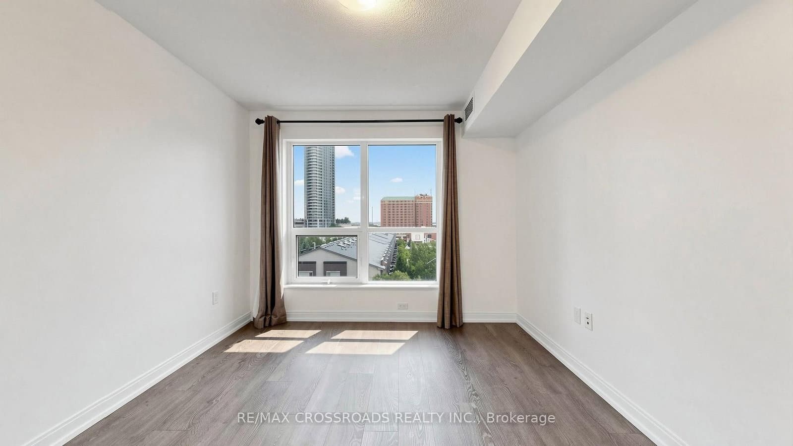 275 Village Green Square, Unit 525 thumbnail 22