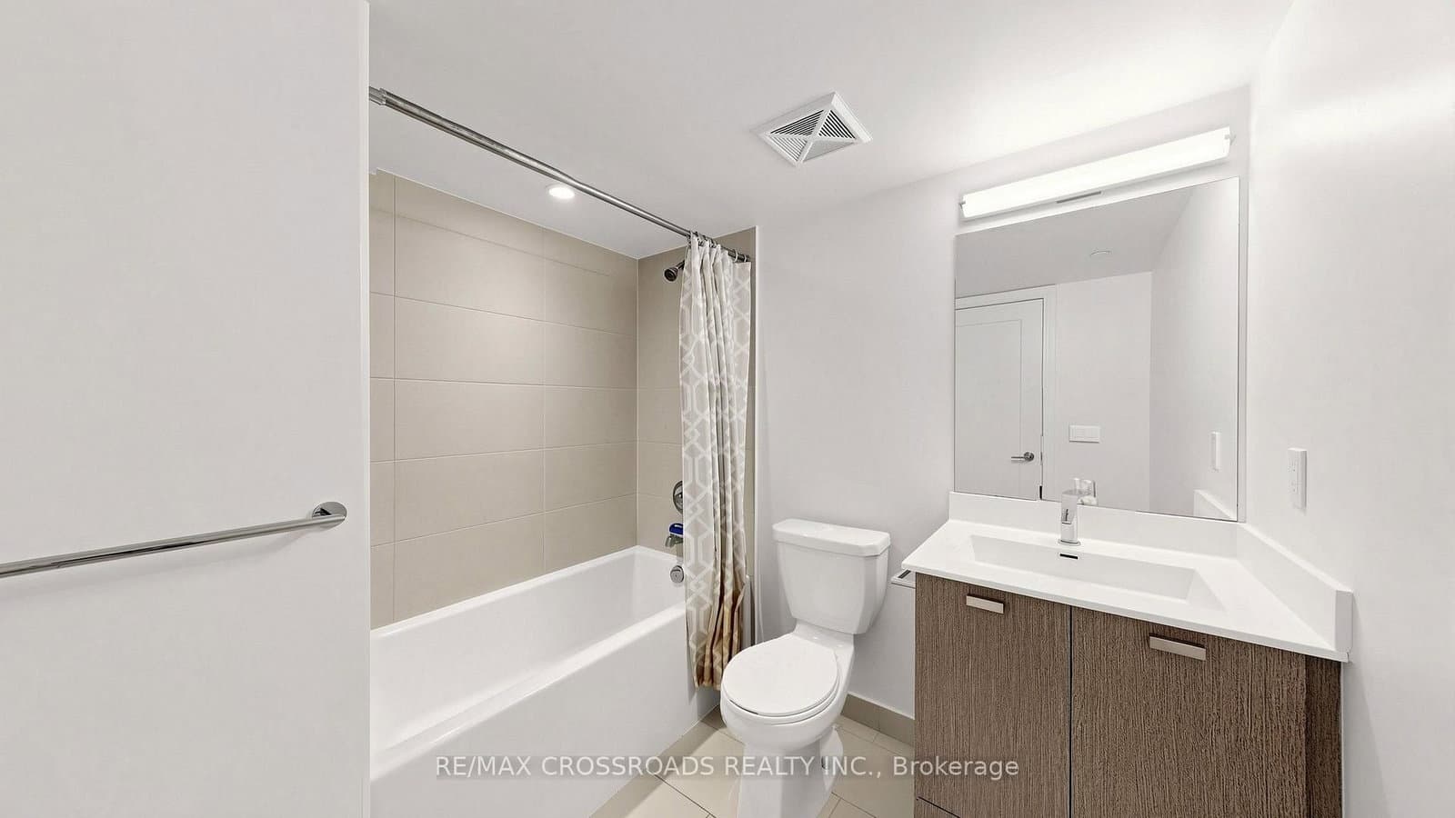 275 Village Green Square, Unit 525 thumbnail 25