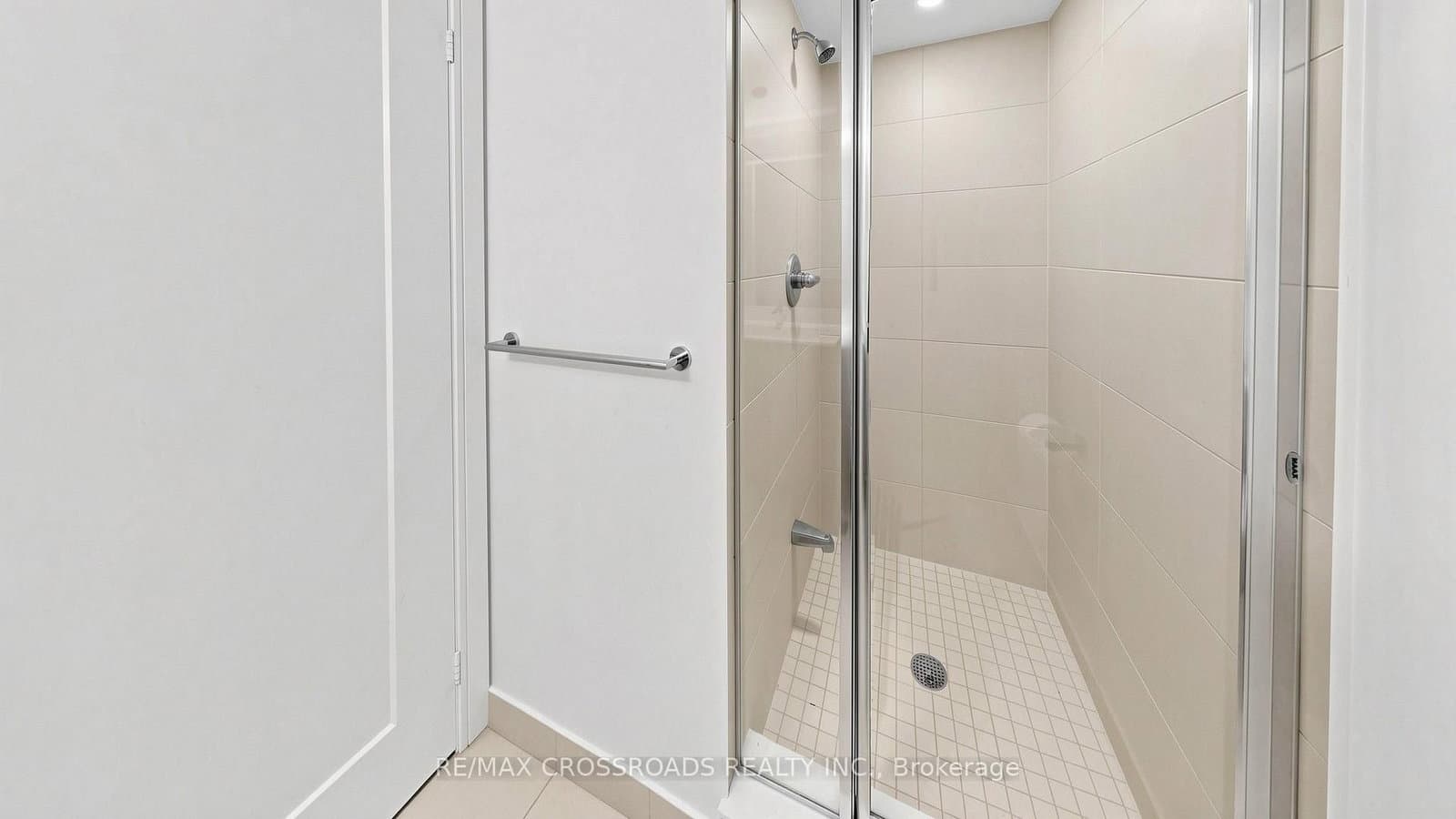 275 Village Green Square, Unit 525 thumbnail 27