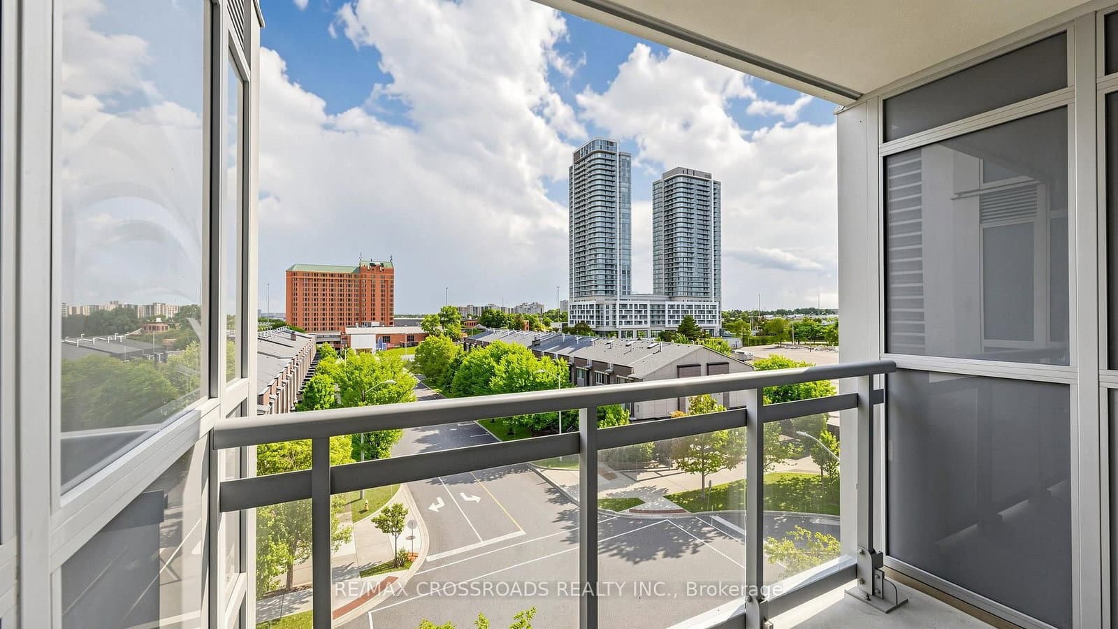 275 Village Green Square, Unit 525 thumbnail 31