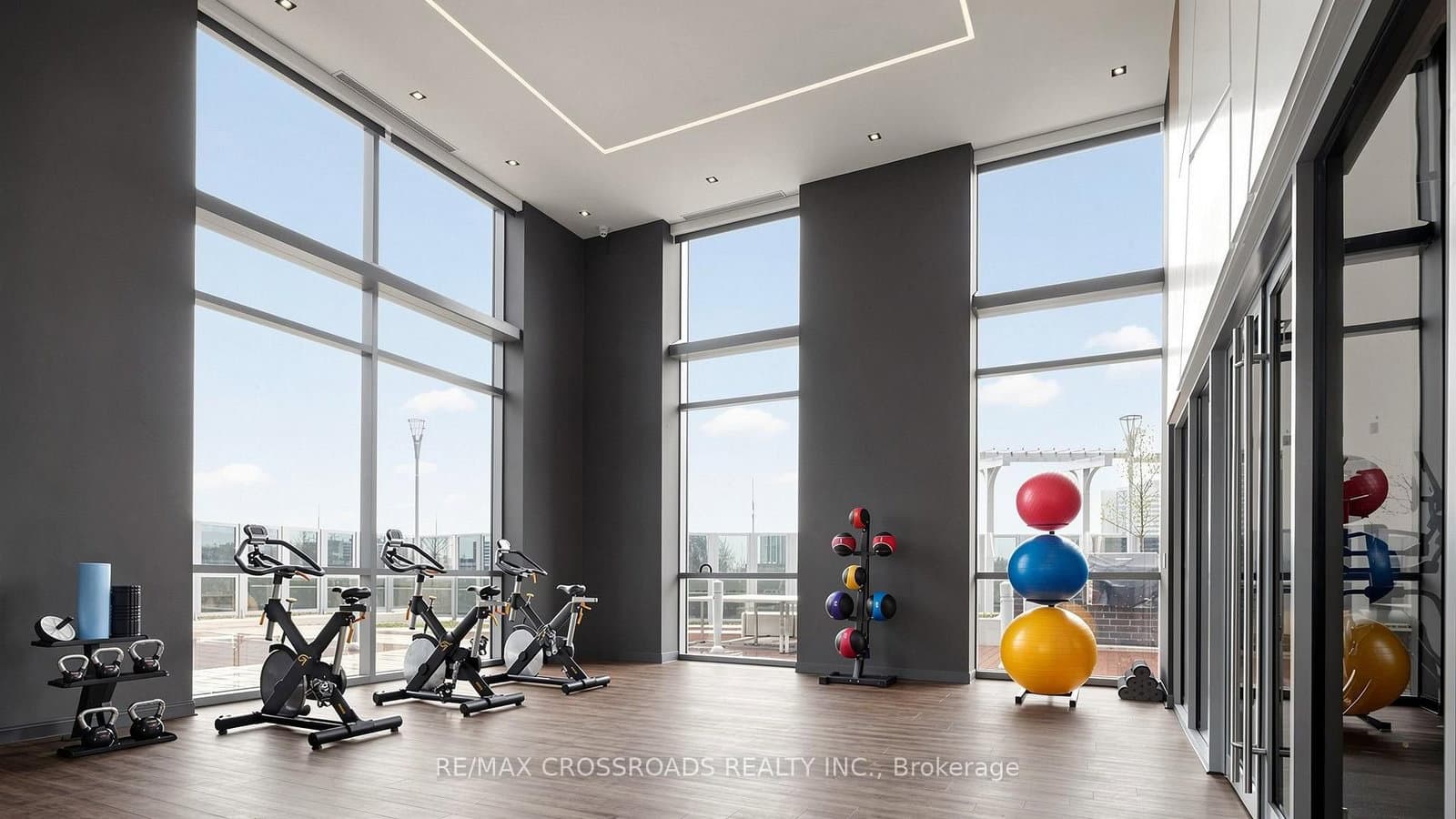275 Village Green Square, Unit 525 thumbnail 38