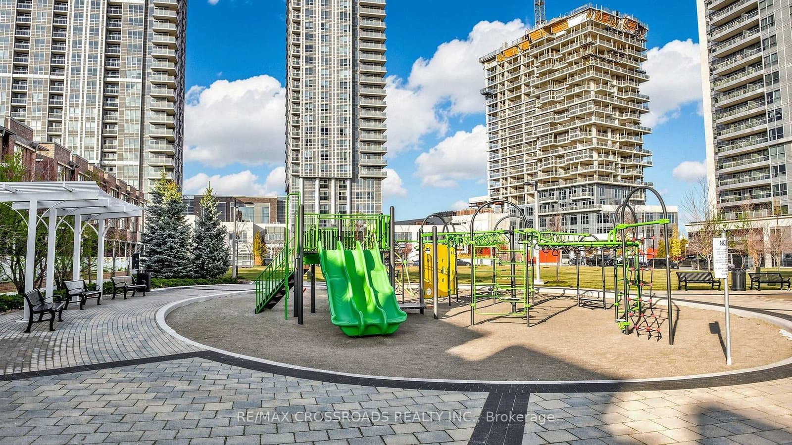 275 Village Green Square, Unit 525 thumbnail 39