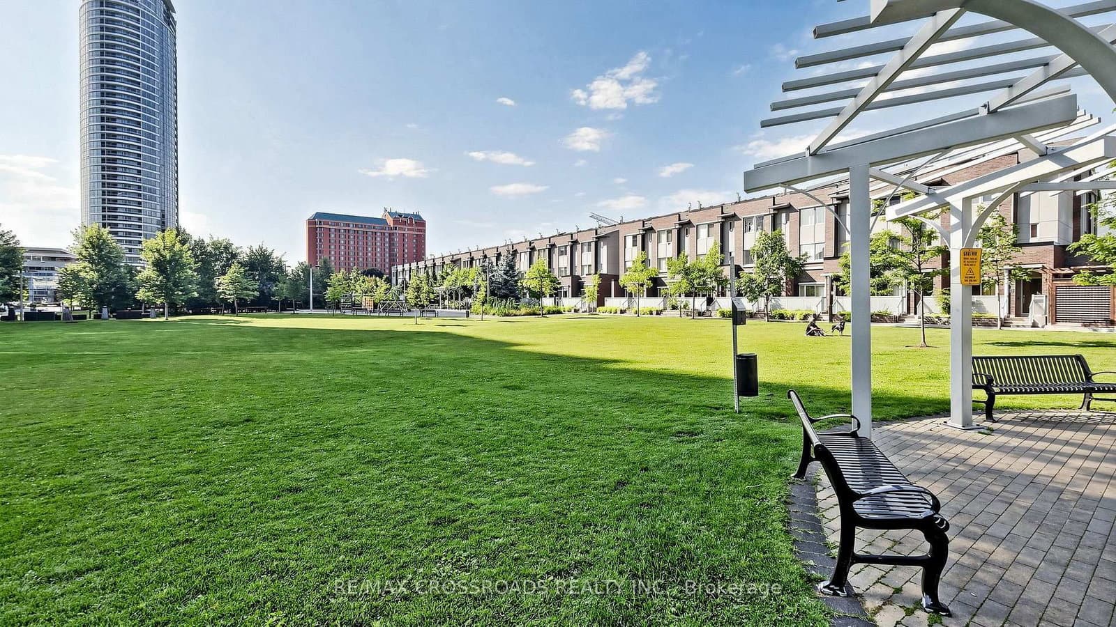 275 Village Green Square, Unit 525 thumbnail 41