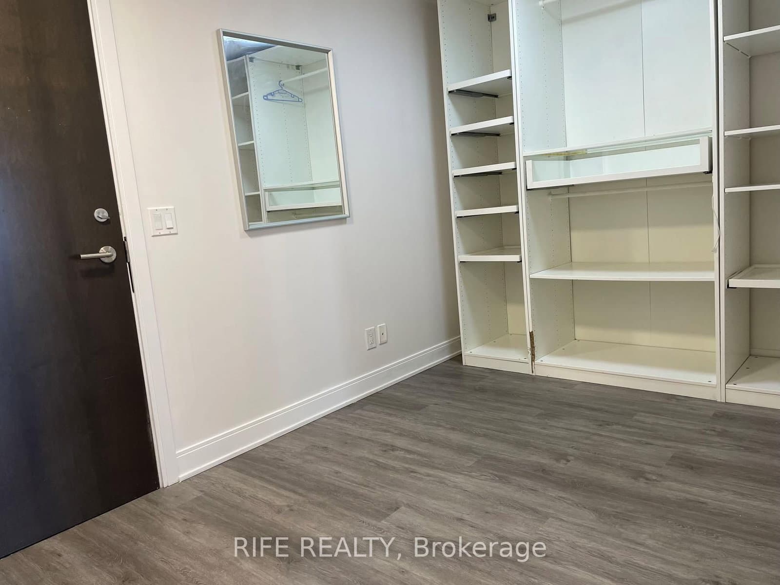 125 Village Green Square, Unit 2406 thumbnail 5