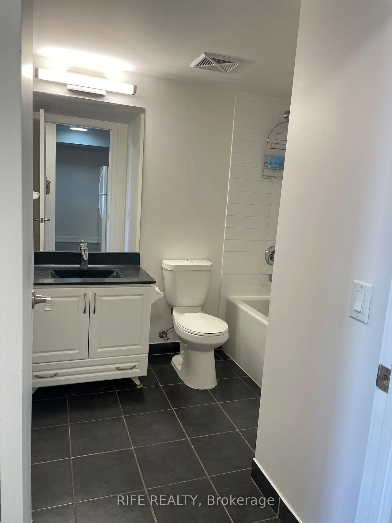 125 Village Green Square, Unit 2406 thumbnail 8