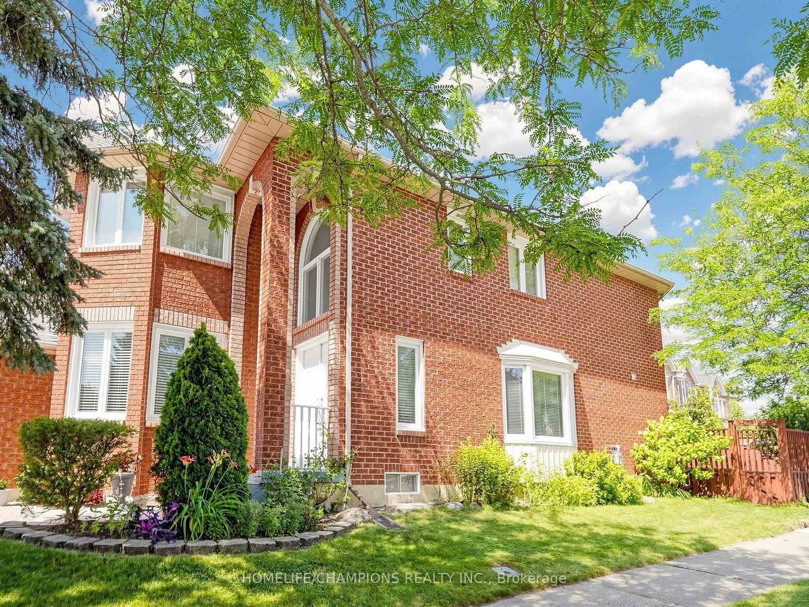 1622 Sandhurst Crescent thumbnail 2
