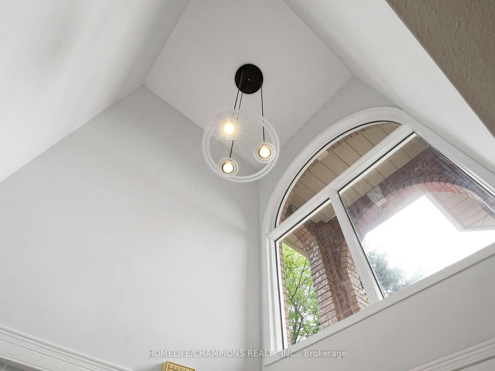 1622 Sandhurst Crescent thumbnail 7