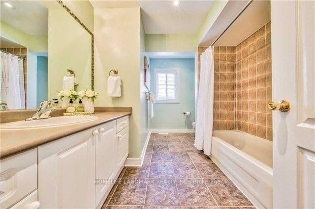 135 Rushworth Drive thumbnail 17