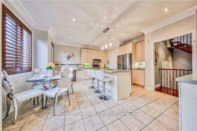 135 Rushworth Drive thumbnail 3