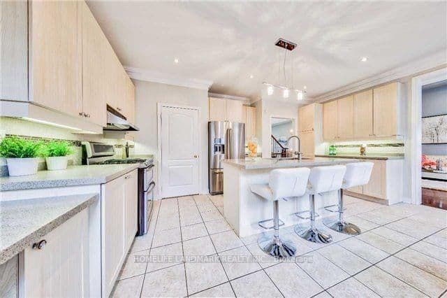 135 Rushworth Drive thumbnail 4