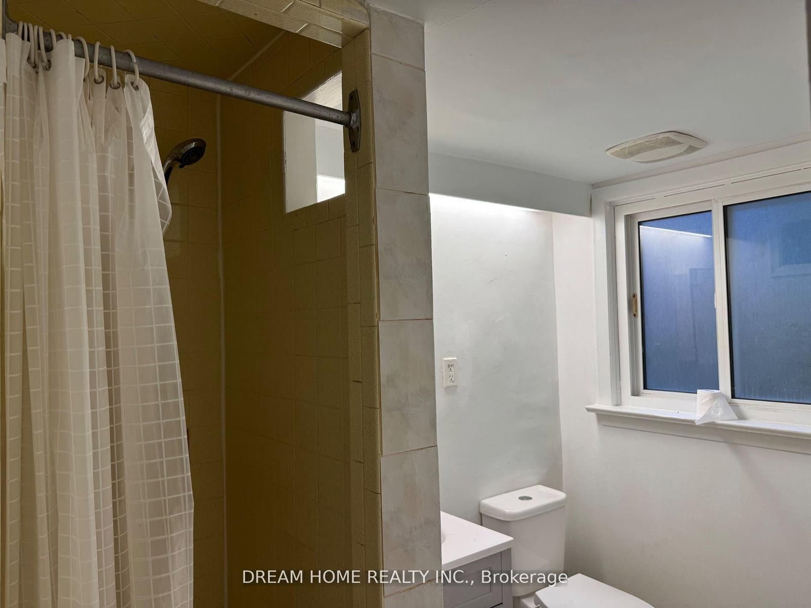 28 Conlins Road, Unit Room thumbnail 3