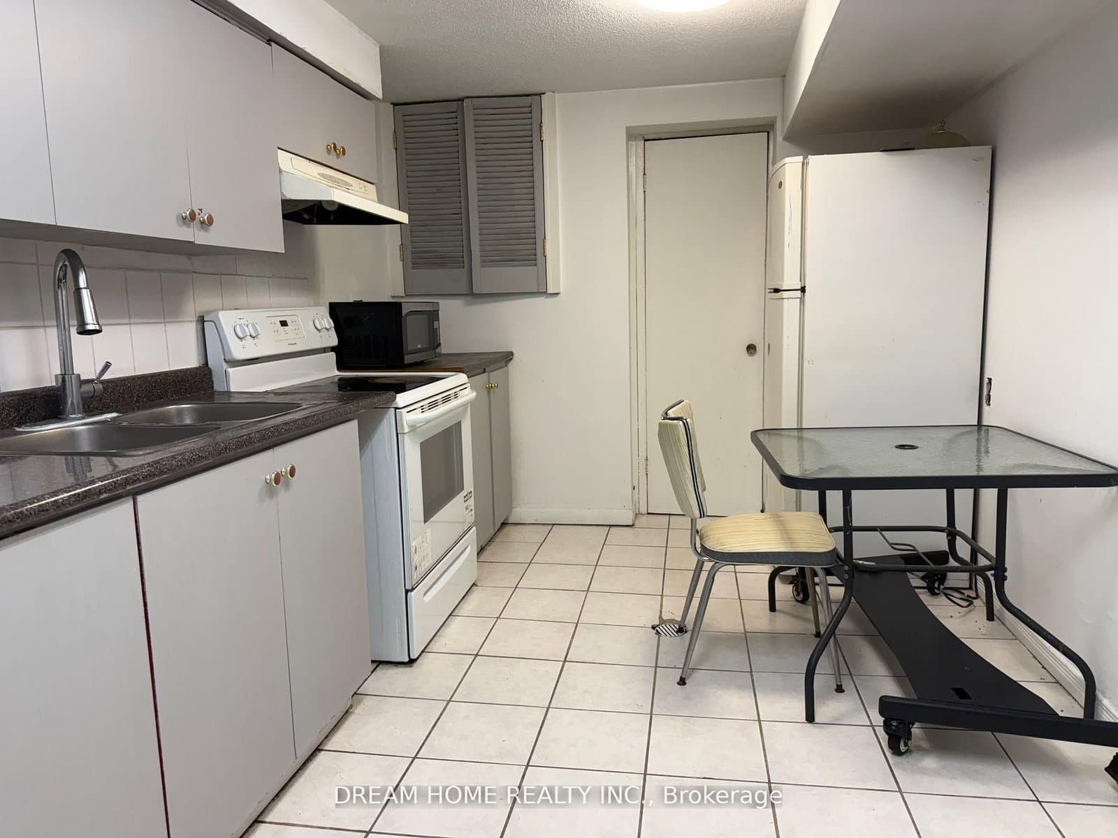 28 Conlins Road, Unit Room thumbnail 4
