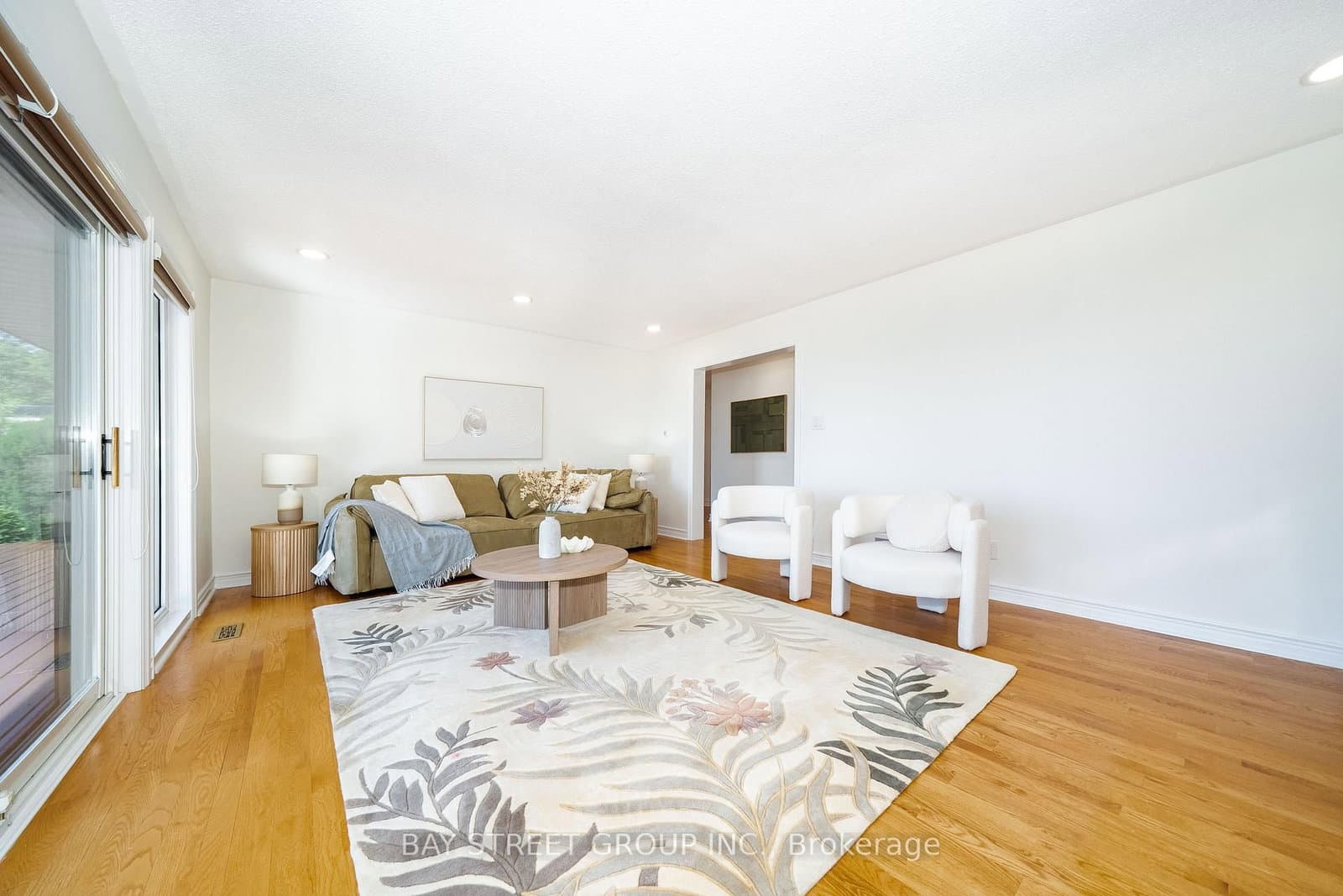 441 Guildwood Parkway thumbnail 17