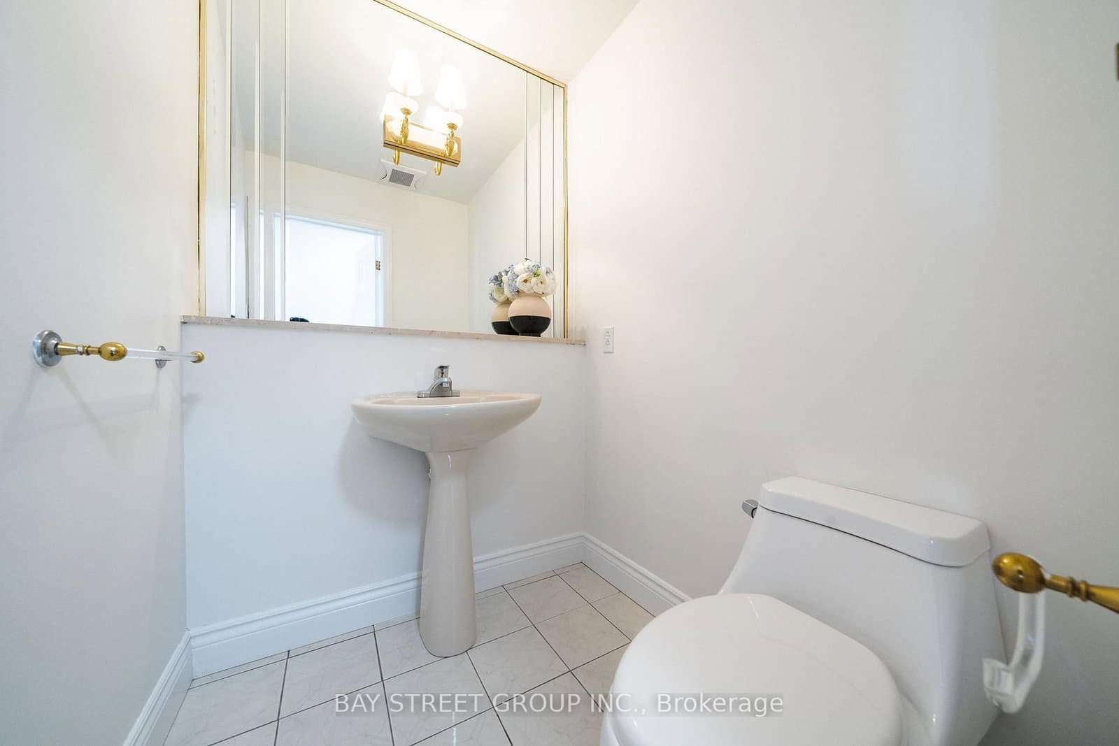 441 Guildwood Parkway thumbnail 18