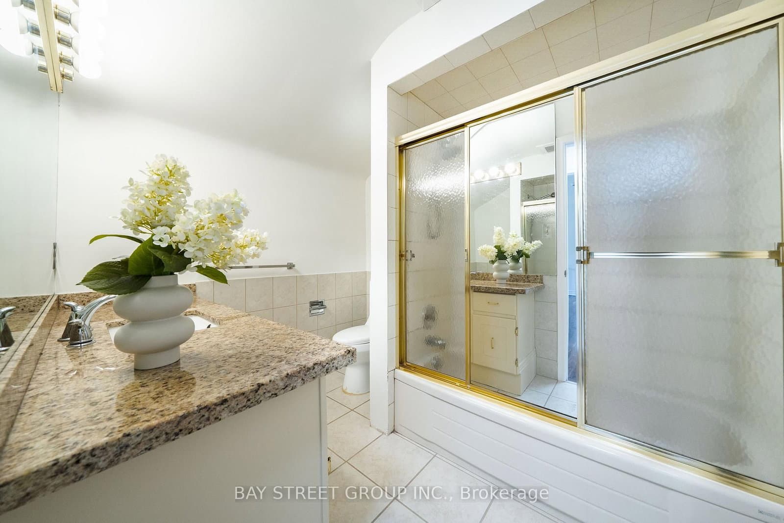441 Guildwood Parkway thumbnail 24