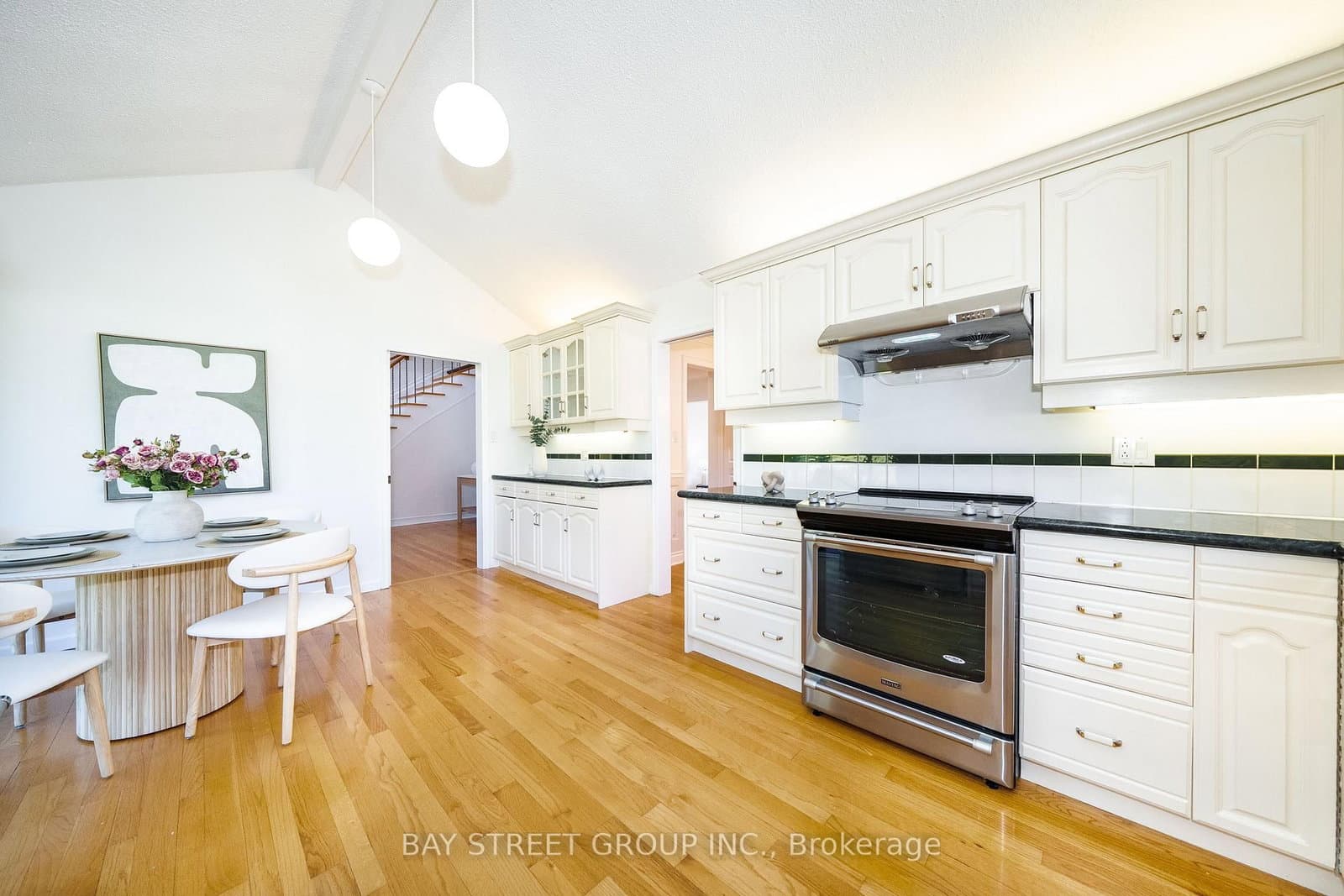 441 Guildwood Parkway thumbnail 8