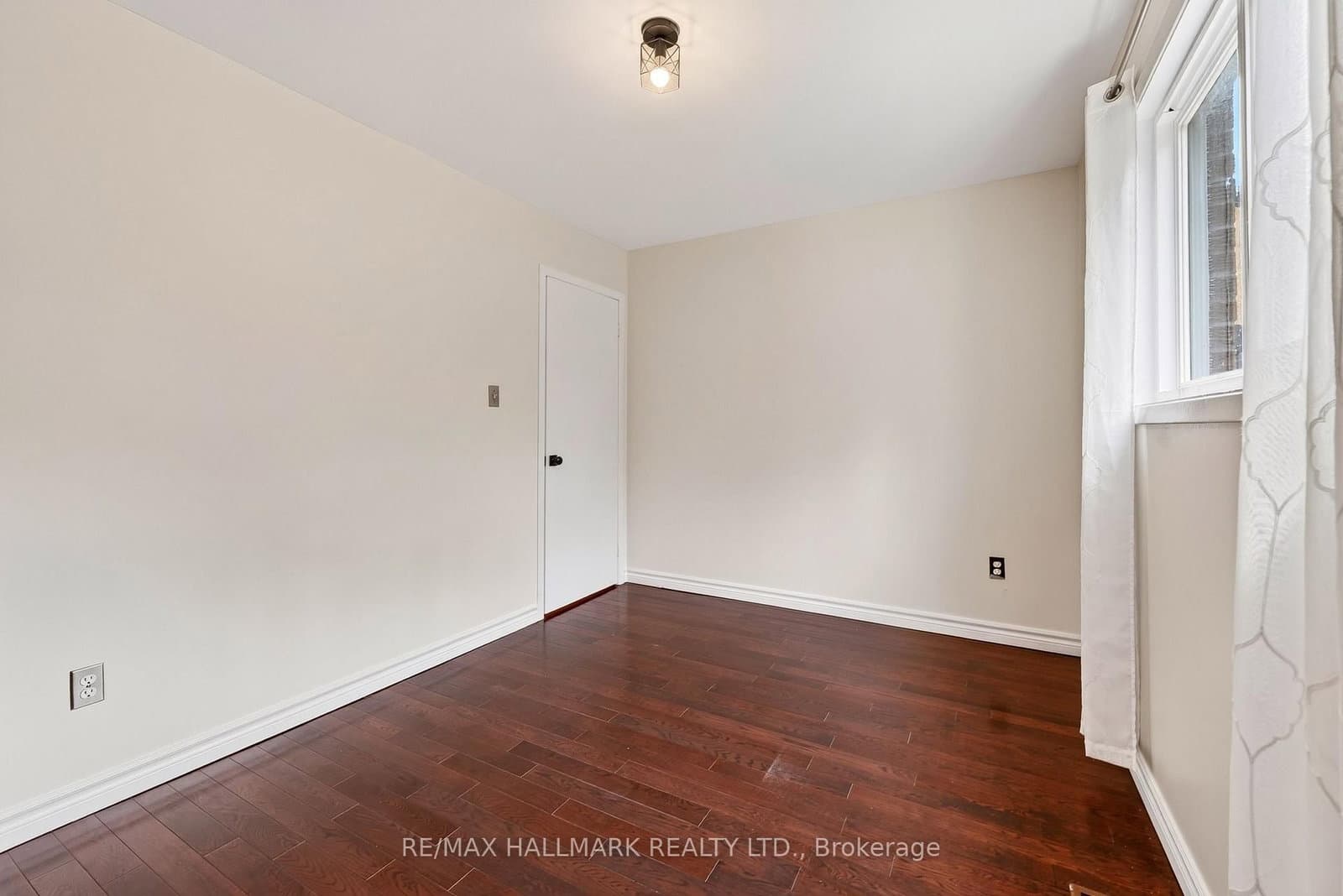 402 Kingston Road, Unit UPPER / 2ND thumbnail 14