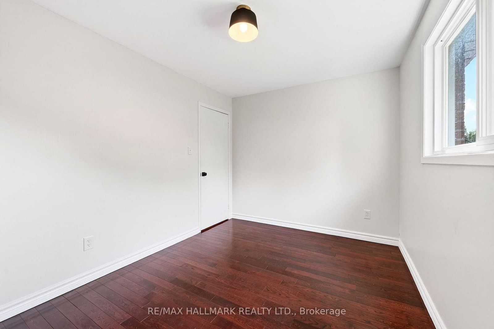 402 Kingston Road, Unit UPPER / 2ND thumbnail 21