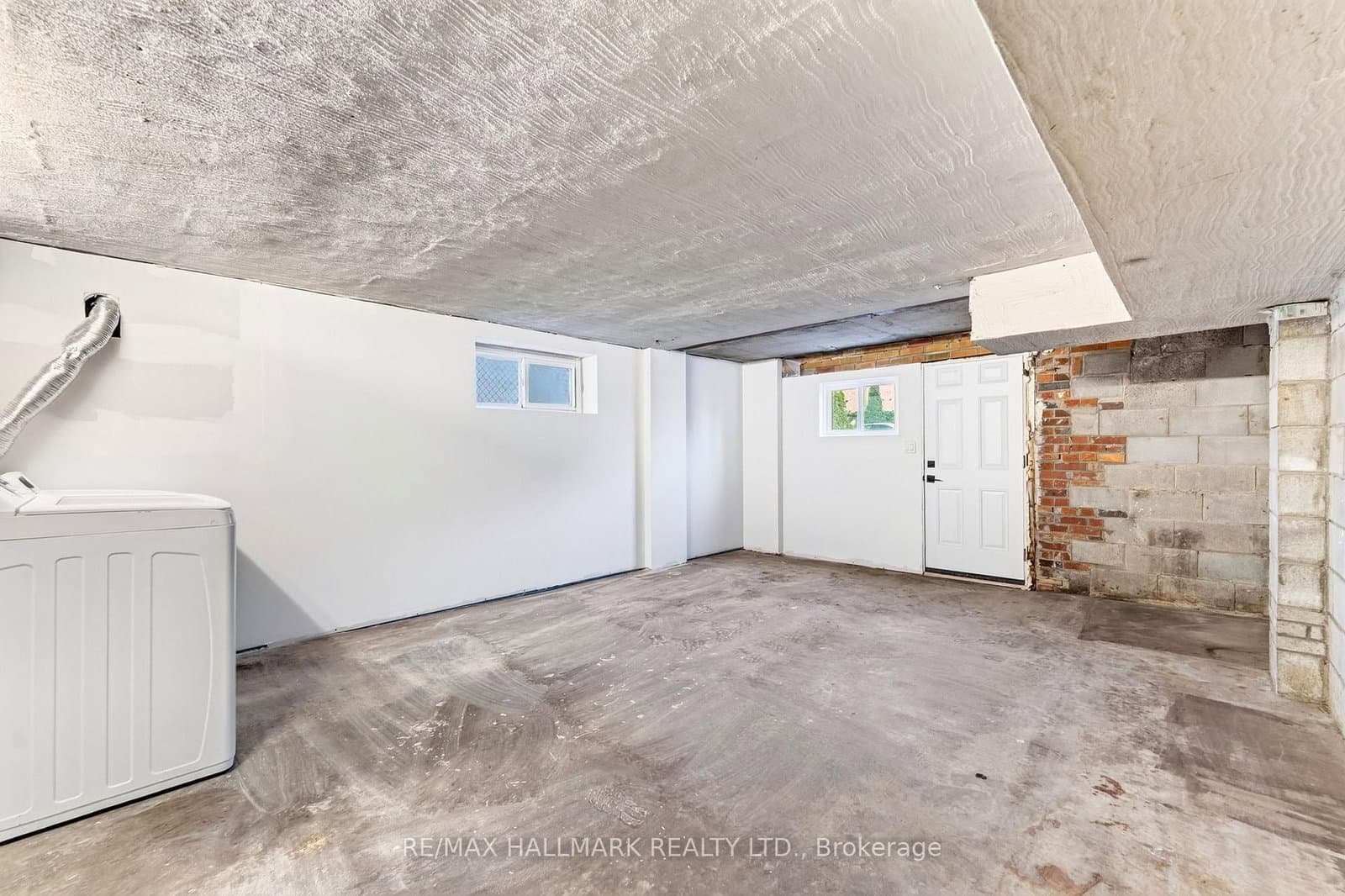 402 Kingston Road, Unit UPPER / 2ND thumbnail 26