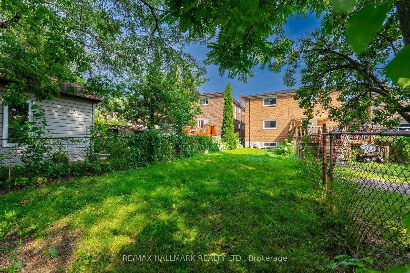 402 Kingston Road, Unit UPPER / 2ND thumbnail 28