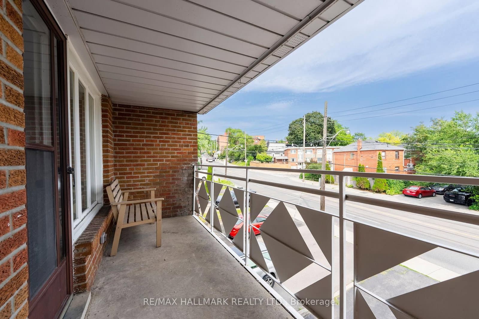 402 Kingston Road, Unit UPPER / 2ND thumbnail 9