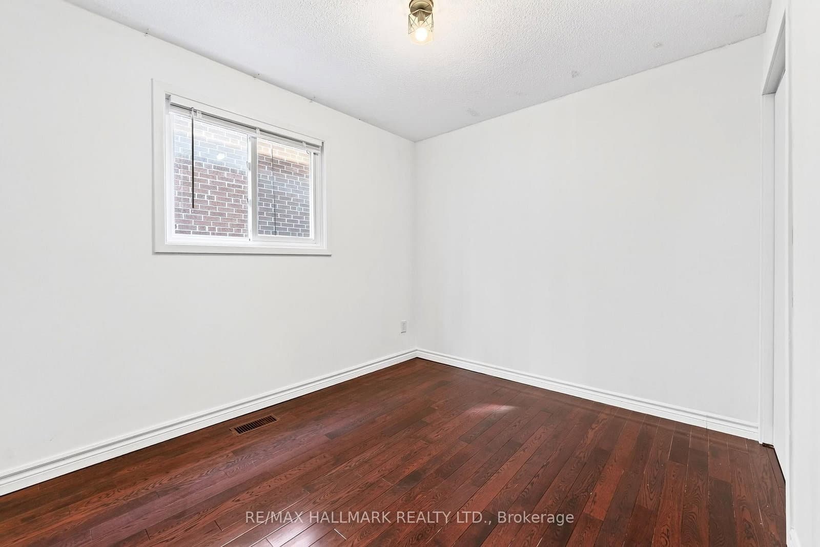 402 Kingston Road, Unit MAIN thumbnail 13