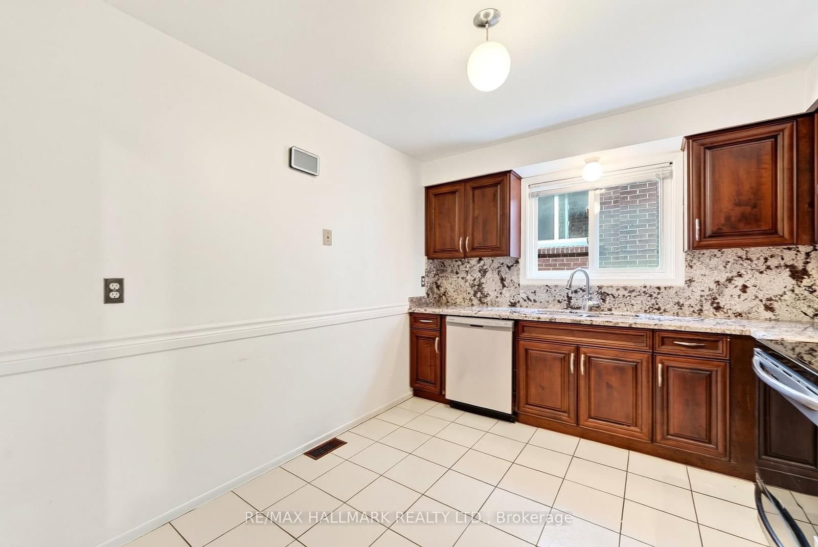 402 Kingston Road, Unit MAIN thumbnail 16
