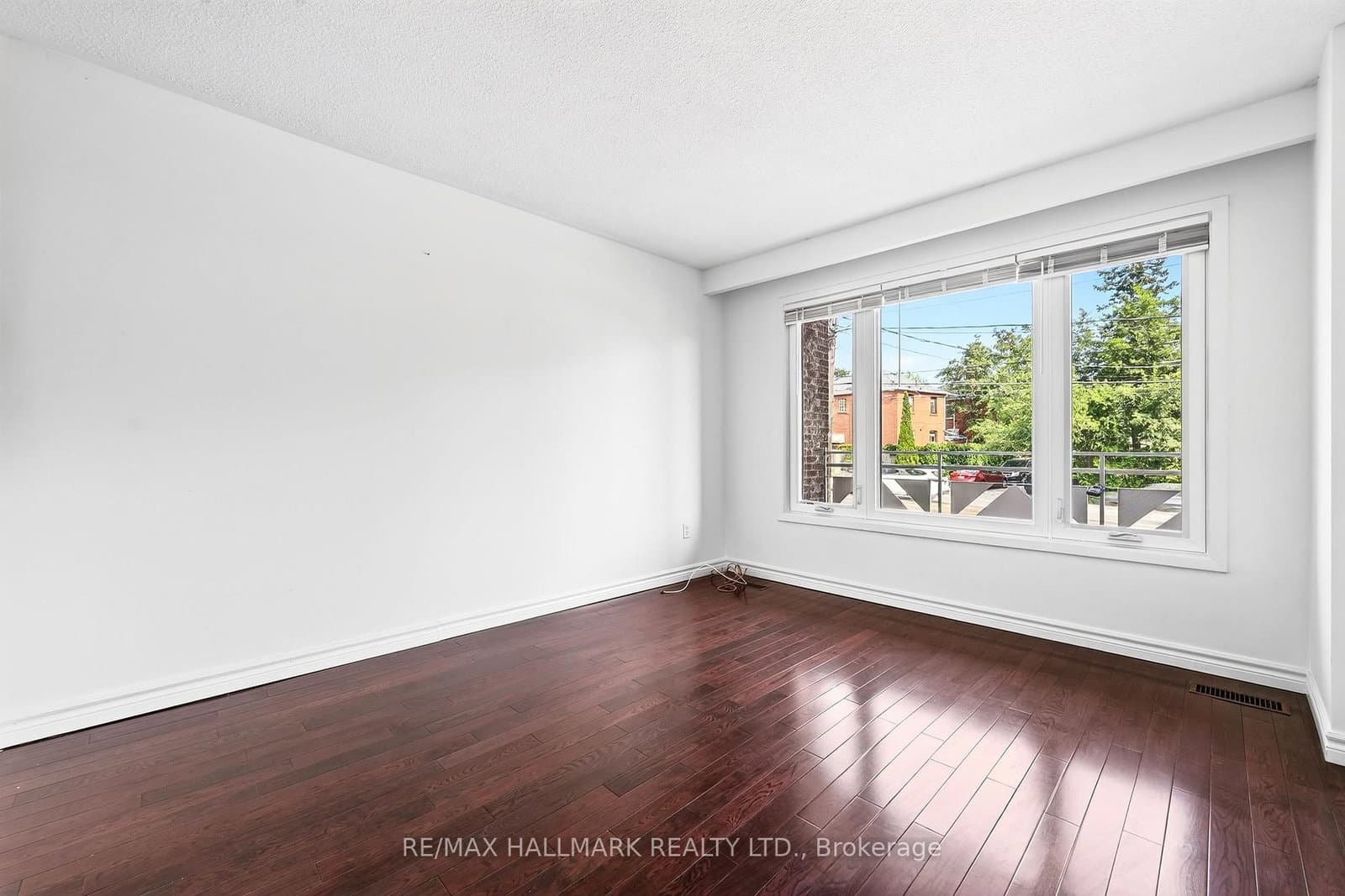 402 Kingston Road, Unit MAIN thumbnail 9
