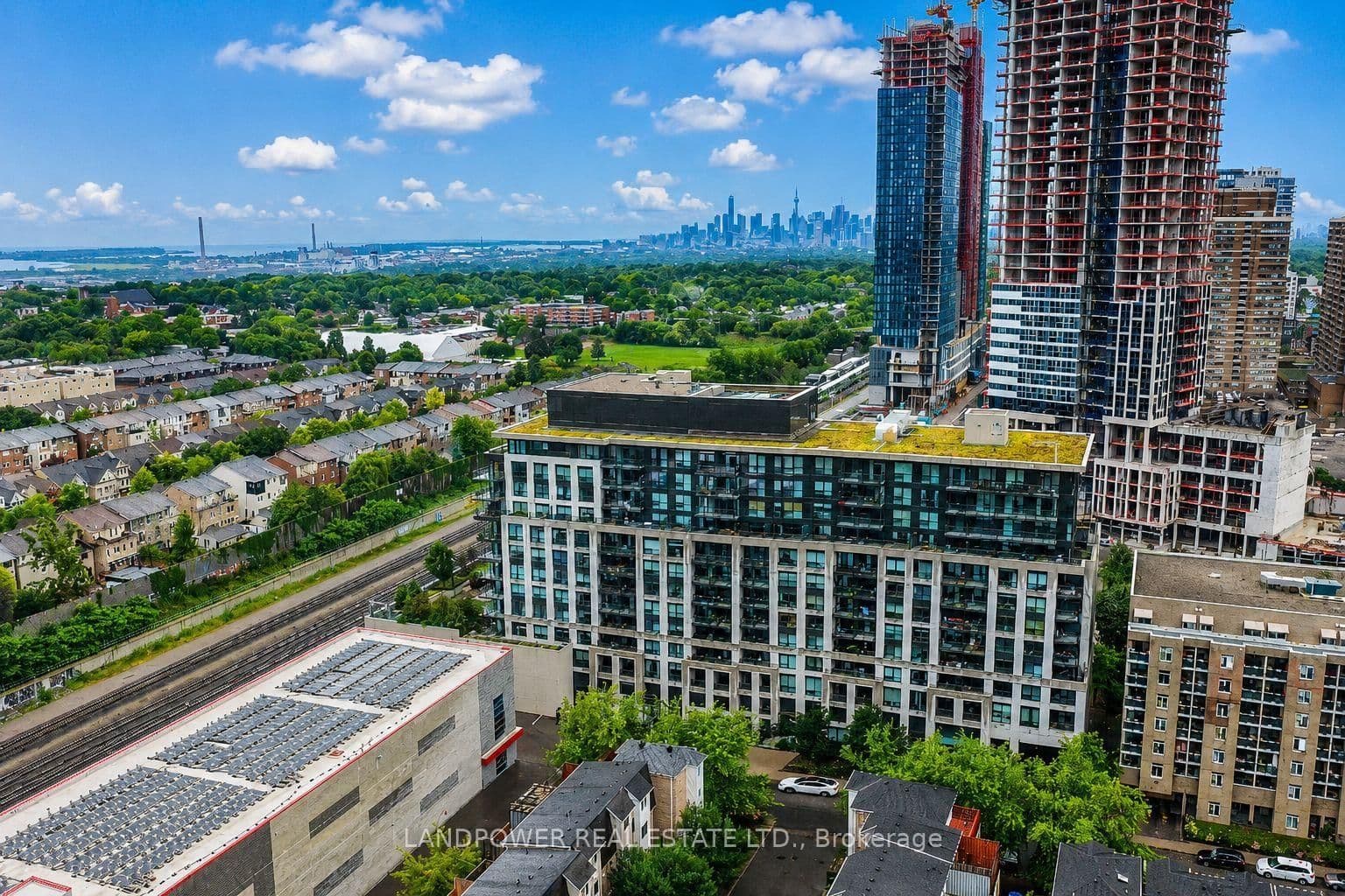 8 Trent Avenue, Unit 824 thumbnail 30