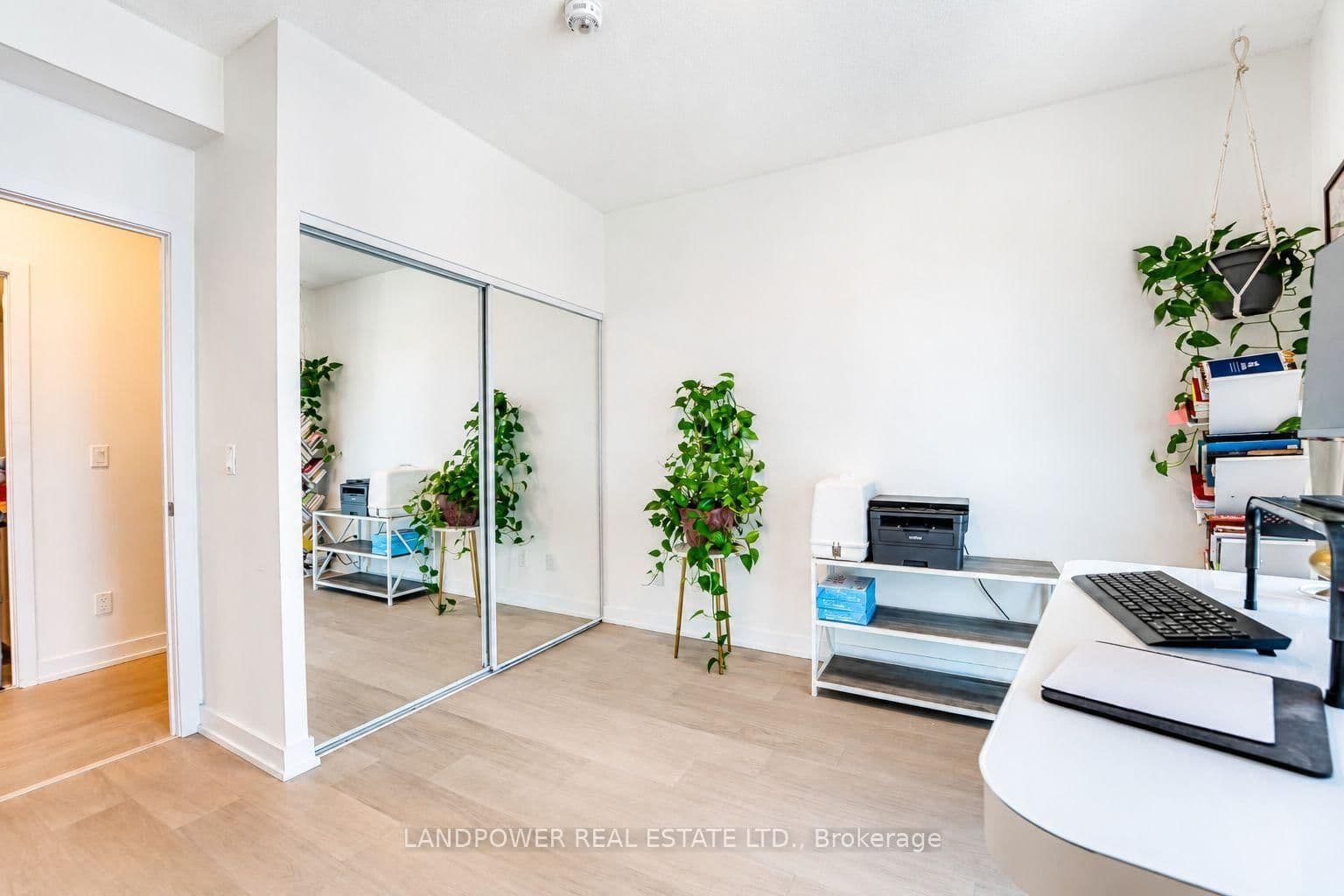 8 Trent Avenue, Unit 824 thumbnail 4